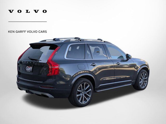 2017 Volvo XC90 Momentum