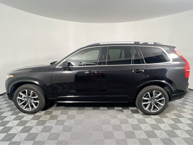 2017 Volvo XC90 Momentum