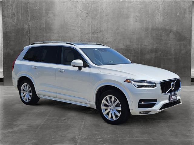 2017 Volvo XC90 Momentum