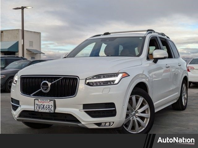 2017 Volvo XC90 Momentum