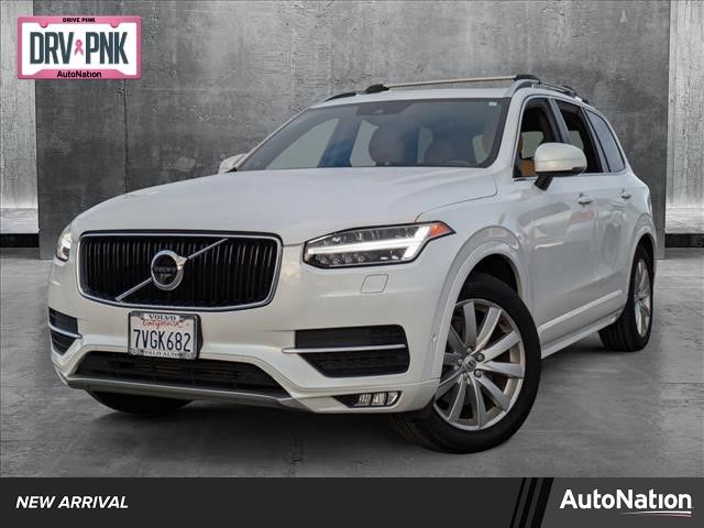 2017 Volvo XC90 Momentum