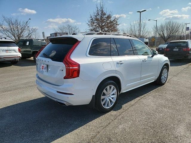 2017 Volvo XC90 Momentum