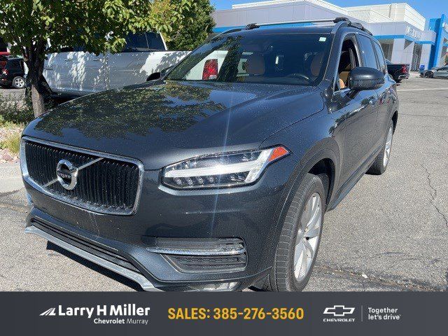 2017 Volvo XC90 Momentum