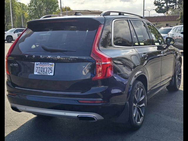 2017 Volvo XC90 Momentum