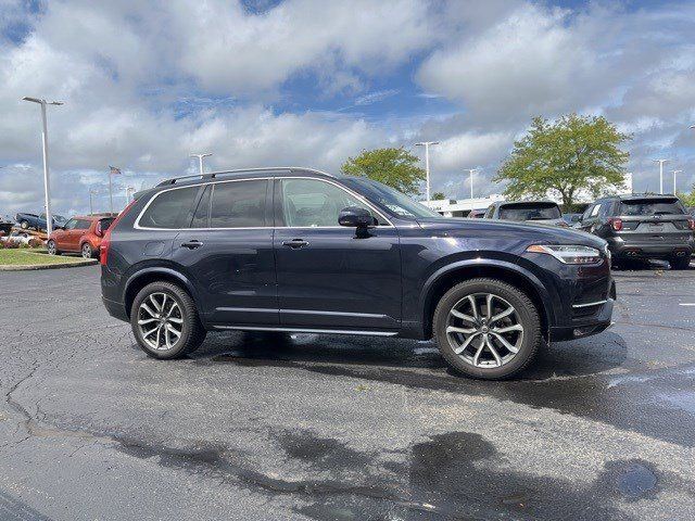 2017 Volvo XC90 Momentum