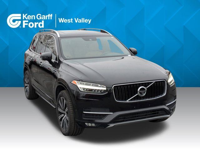 2017 Volvo XC90 Momentum