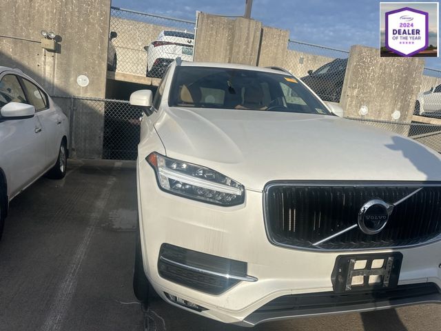 2017 Volvo XC90 Momentum