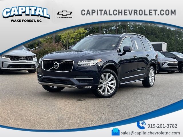 2017 Volvo XC90 Momentum