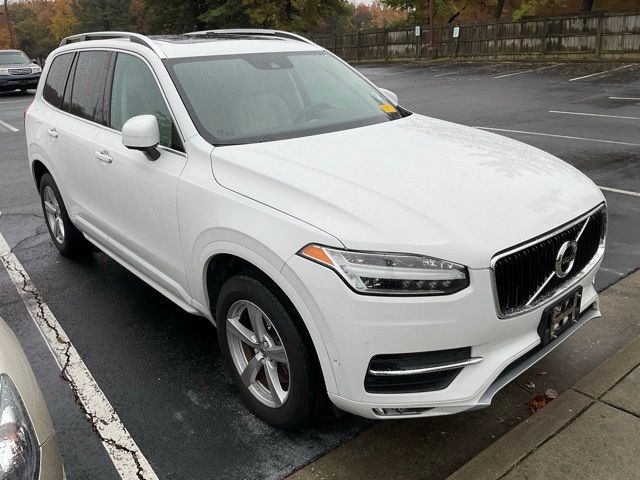 2017 Volvo XC90 Momentum