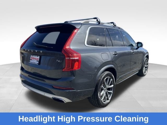 2017 Volvo XC90 Momentum