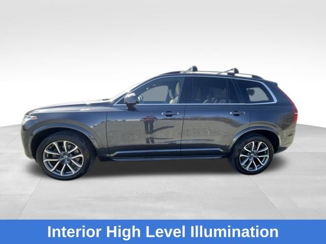 2017 Volvo XC90 Momentum