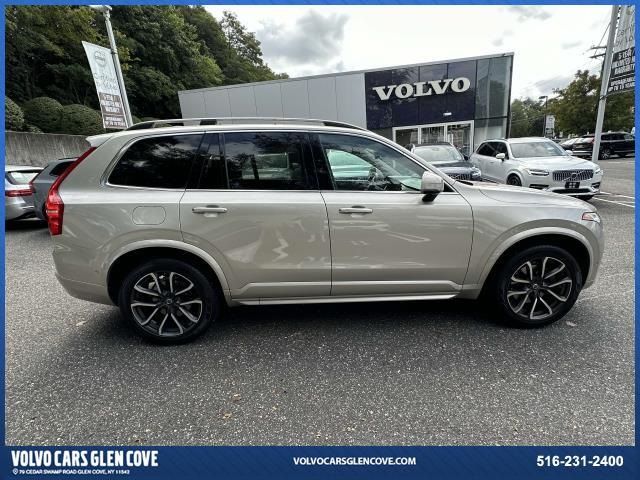 2017 Volvo XC90 Momentum