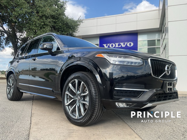 2017 Volvo XC90 Momentum