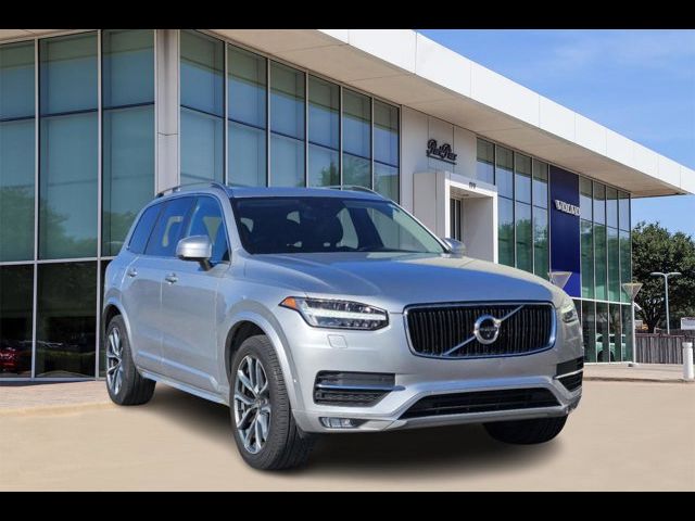 2017 Volvo XC90 Momentum