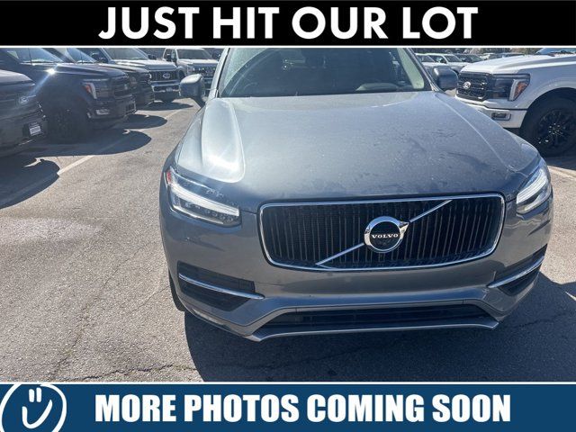 2017 Volvo XC90 Momentum