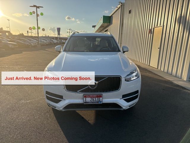 2017 Volvo XC90 Momentum