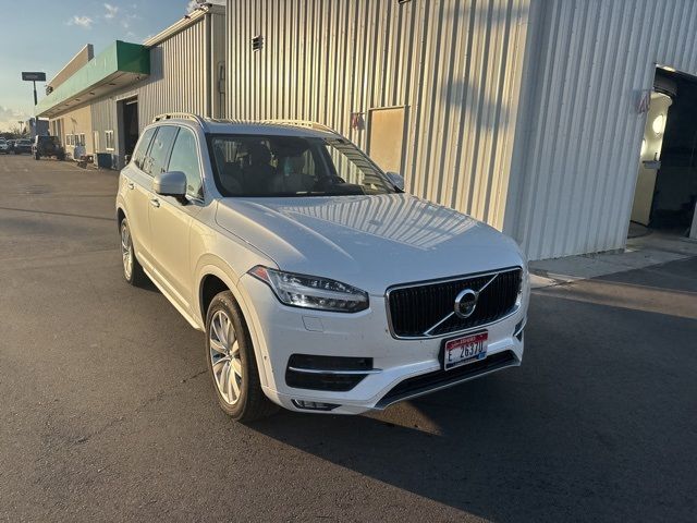 2017 Volvo XC90 Momentum