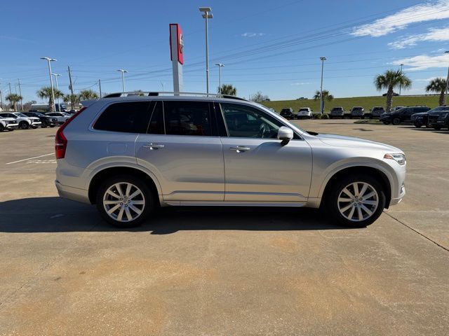 2017 Volvo XC90 Momentum