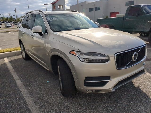 2017 Volvo XC90 Momentum