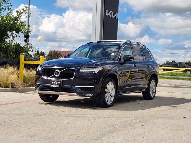 2017 Volvo XC90 Momentum