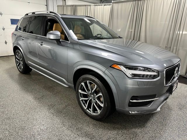 2017 Volvo XC90 Momentum