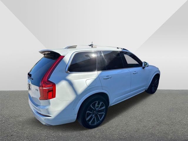 2017 Volvo XC90 Momentum