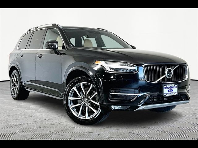 2017 Volvo XC90 Momentum