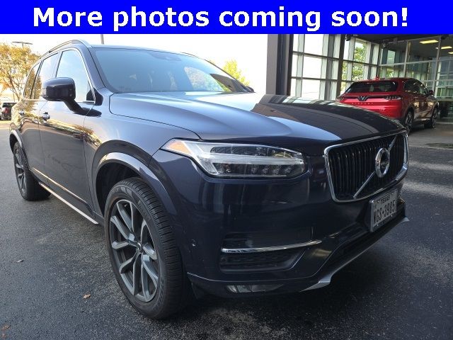 2017 Volvo XC90 Momentum