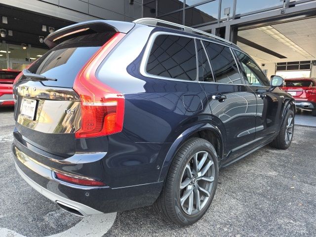 2017 Volvo XC90 Momentum