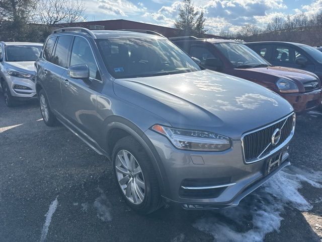 2017 Volvo XC90 Momentum