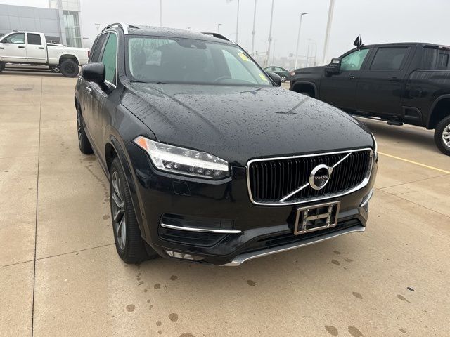 2017 Volvo XC90 Momentum