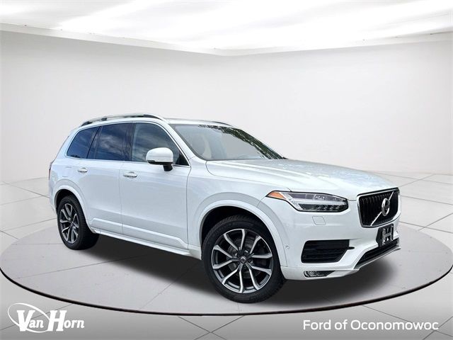 2017 Volvo XC90 Momentum