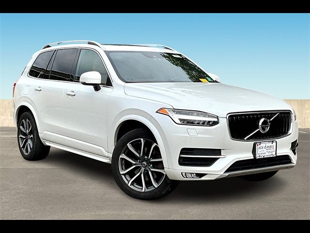 2017 Volvo XC90 Momentum