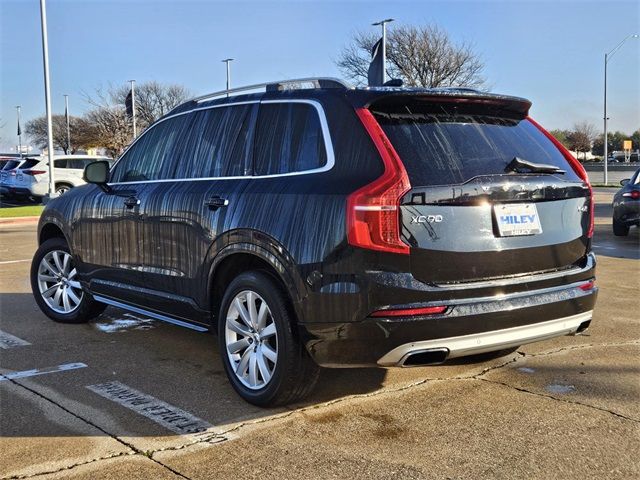 2017 Volvo XC90 Momentum