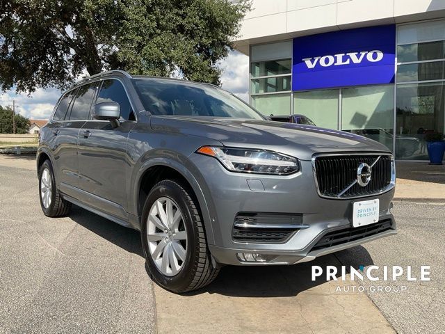 2017 Volvo XC90 Momentum