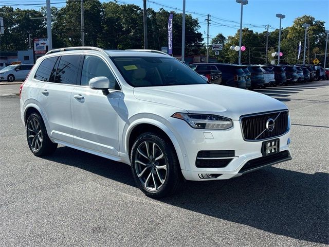 2017 Volvo XC90 Momentum