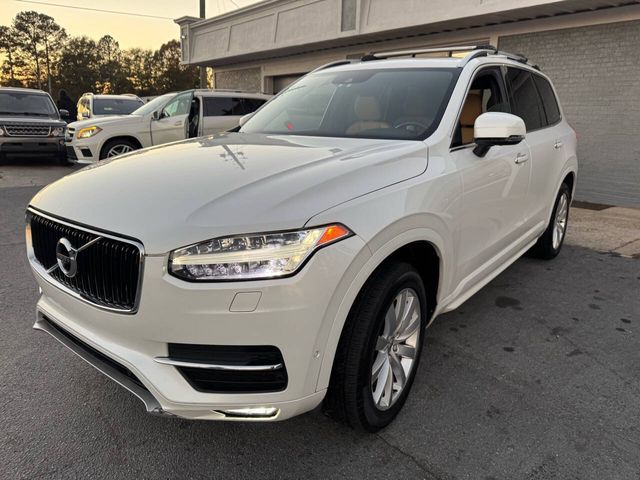 2017 Volvo XC90 Momentum