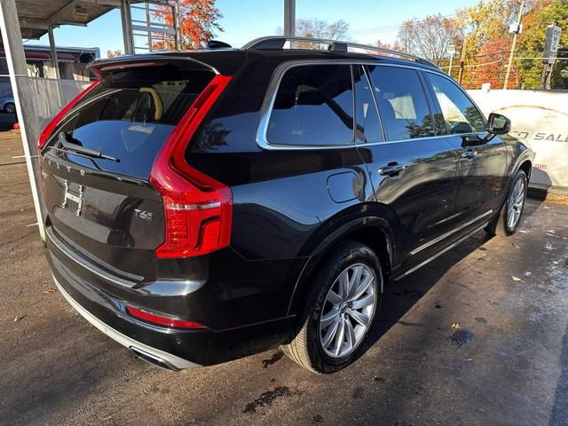 2017 Volvo XC90 Momentum