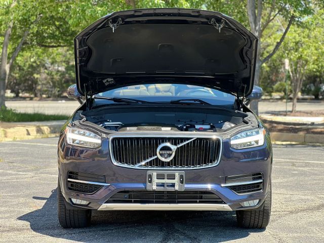 2017 Volvo XC90 Momentum