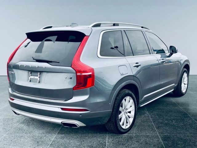 2017 Volvo XC90 Momentum