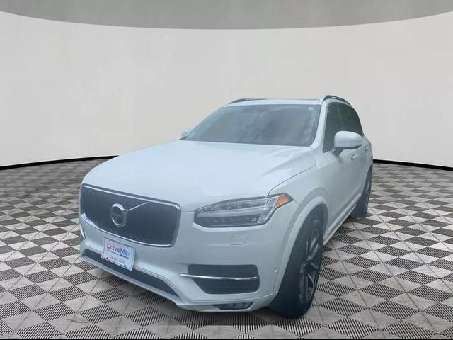 2017 Volvo XC90 Momentum