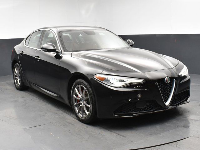 2018 Alfa Romeo Giulia Base