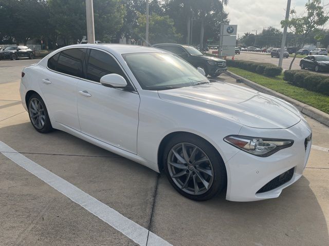 2018 Alfa Romeo Giulia Base