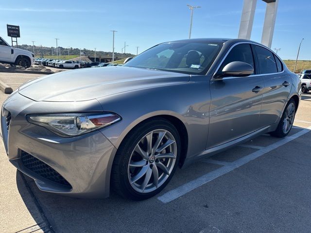 2018 Alfa Romeo Giulia Base