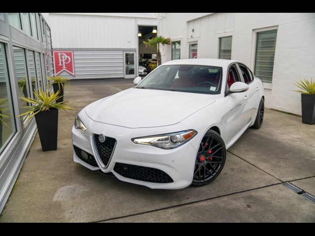 2018 Alfa Romeo Giulia Base