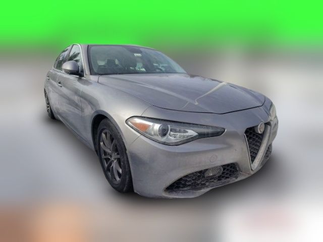 2018 Alfa Romeo Giulia Base