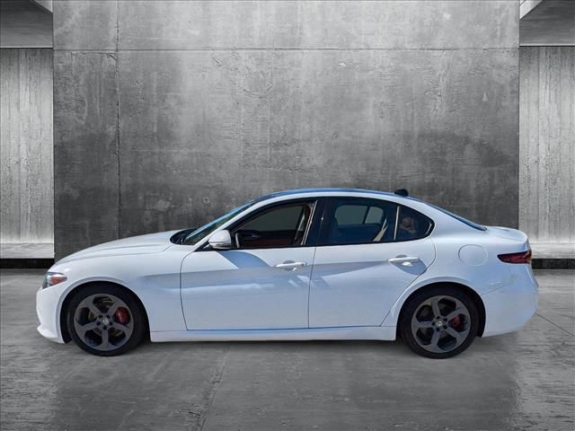 2018 Alfa Romeo Giulia Base