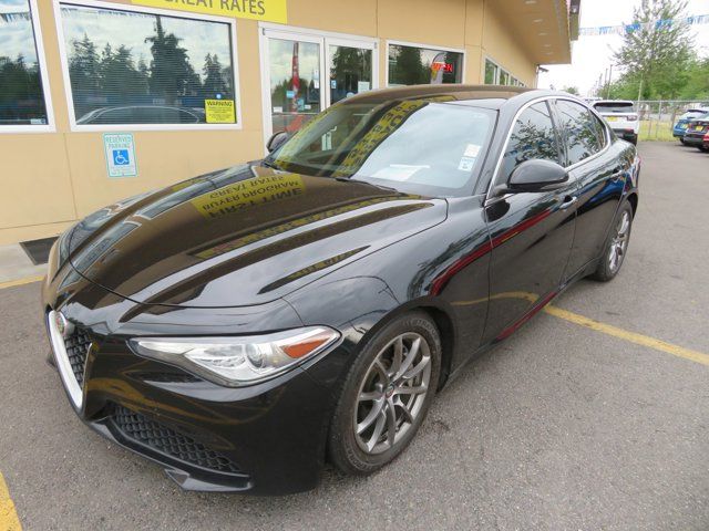 2018 Alfa Romeo Giulia Base