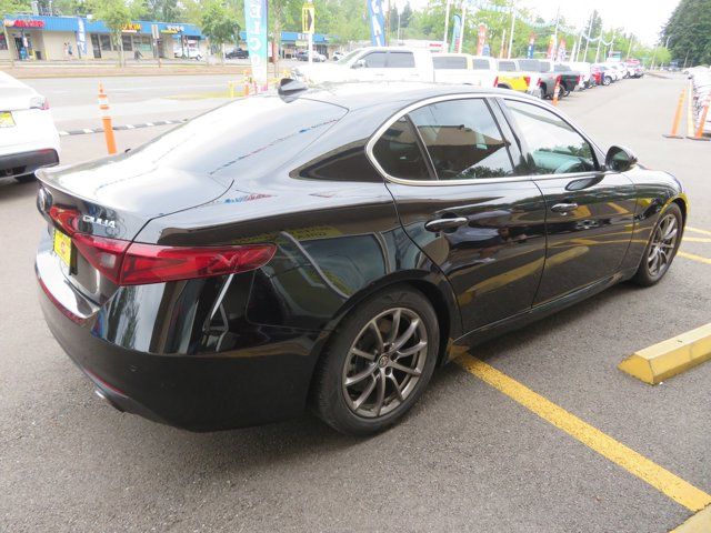 2018 Alfa Romeo Giulia Base