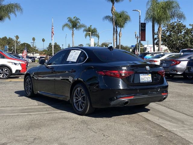 2018 Alfa Romeo Giulia Base